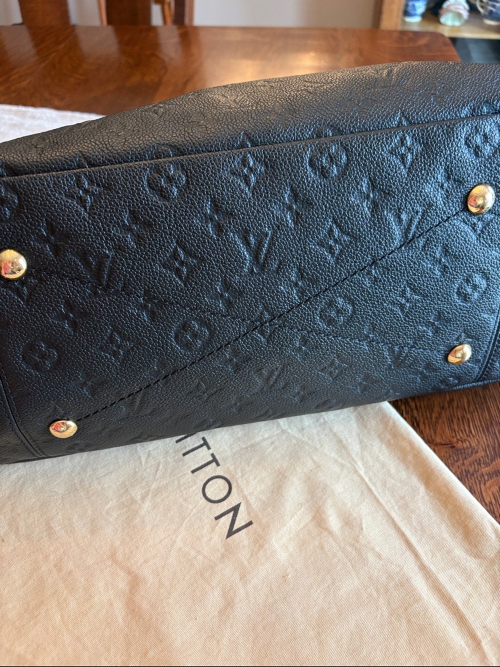 Louis Vuitton Black Artsy - Picture 3 of 9